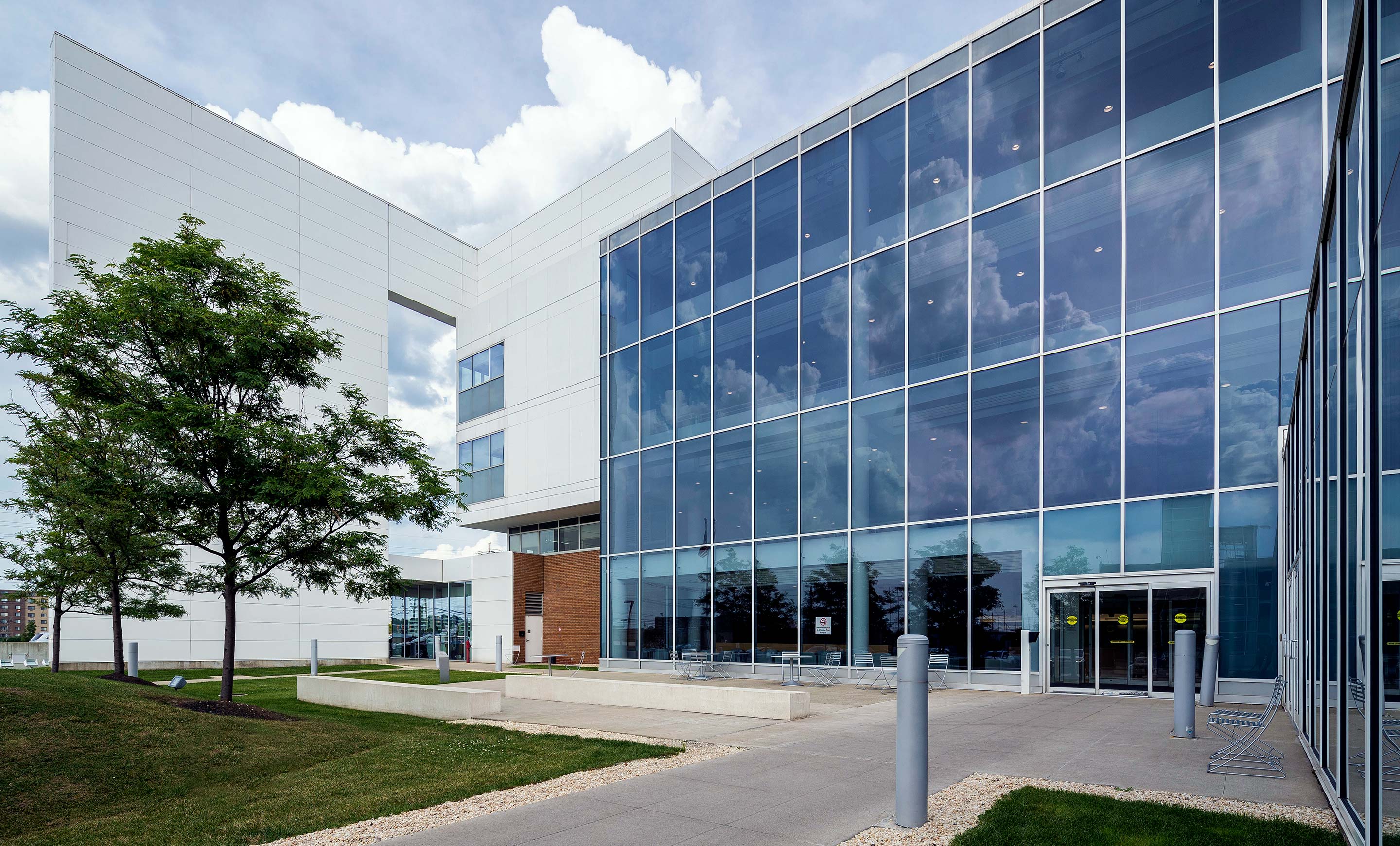 hillcrest-medical-building-atrium-cleveland-clinic