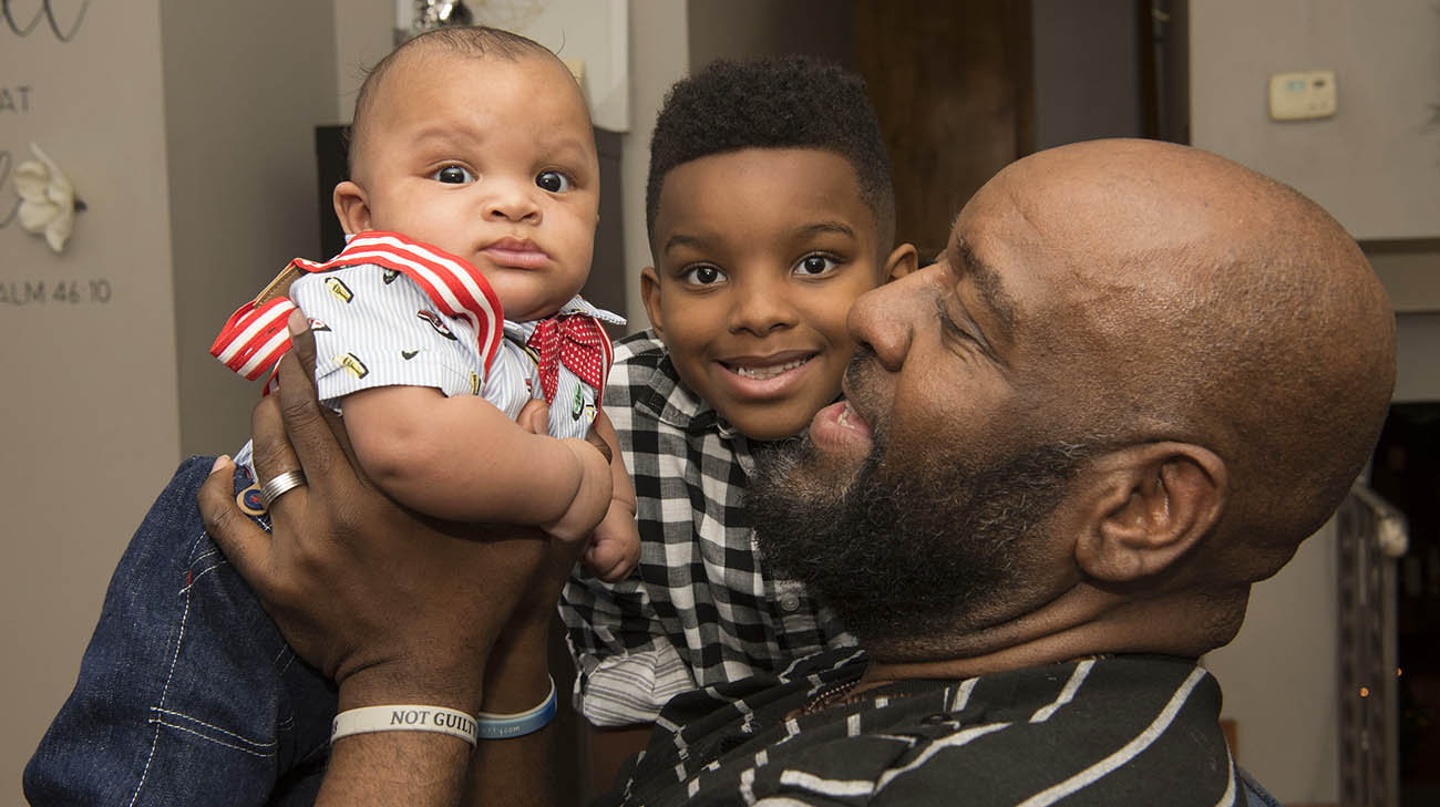 Diabetic retinopathy patient, Mark Campbell with his grandkids. 