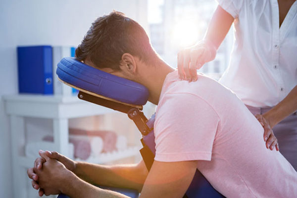 Massage Therapy - Man Getting a Massage | Cleveland Clinic Canada