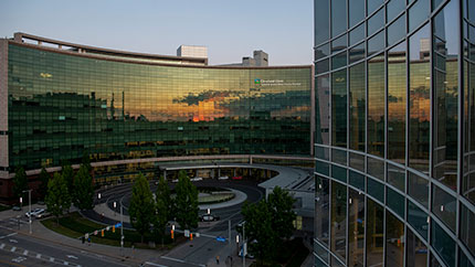 Sydell and Arnold Family Pavilion - j Building Cleveland Clinic