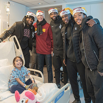 Cleveland Cavs Spread Holiday Cheer | Cleveland Clinic