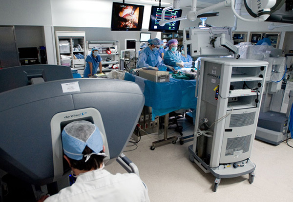 Robotic surgery procedure at Cleveland Clinic Florida