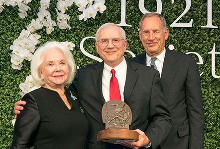 Donor Spotlight: Lerner Humanitarian Award Honors Distinguished Physician | Cleveland Clinic