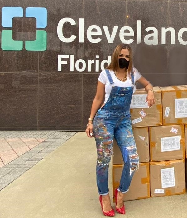 Leidy Mazo delivers KN-95 masks to Cleveland Clinic Florida