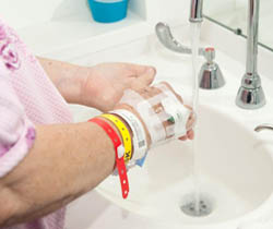 1. Wash your hands before touching your incision.