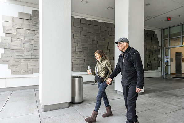 Couple walking at Cleveland Clinic Nevada