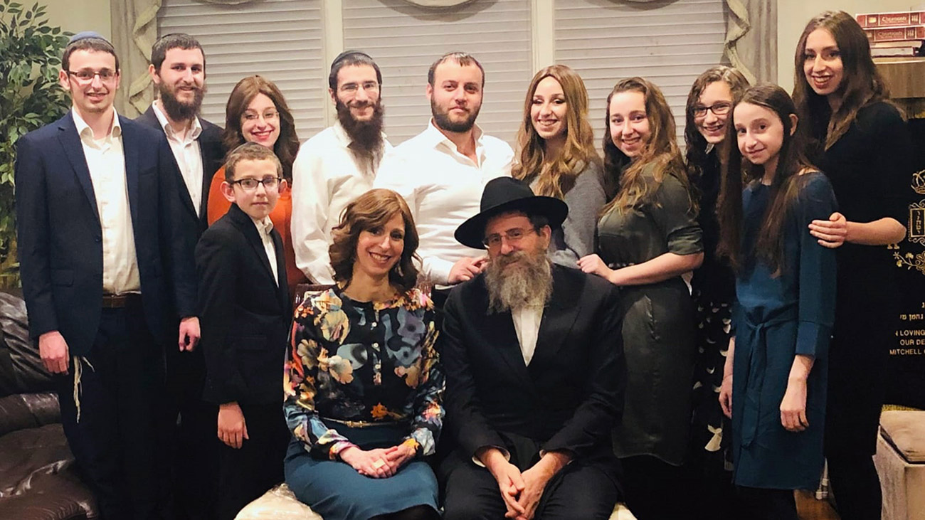 Rabbi Ephraim Simon living liver donor and family