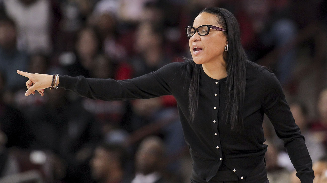 South Carolina head coach Dawn Staley, right, and assistant coach