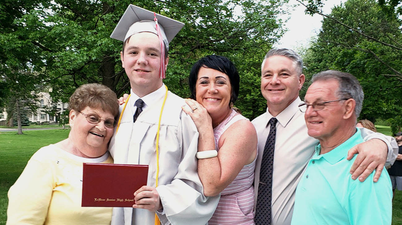 Teen with thyroid cancer gives inspiring graduation speech. 