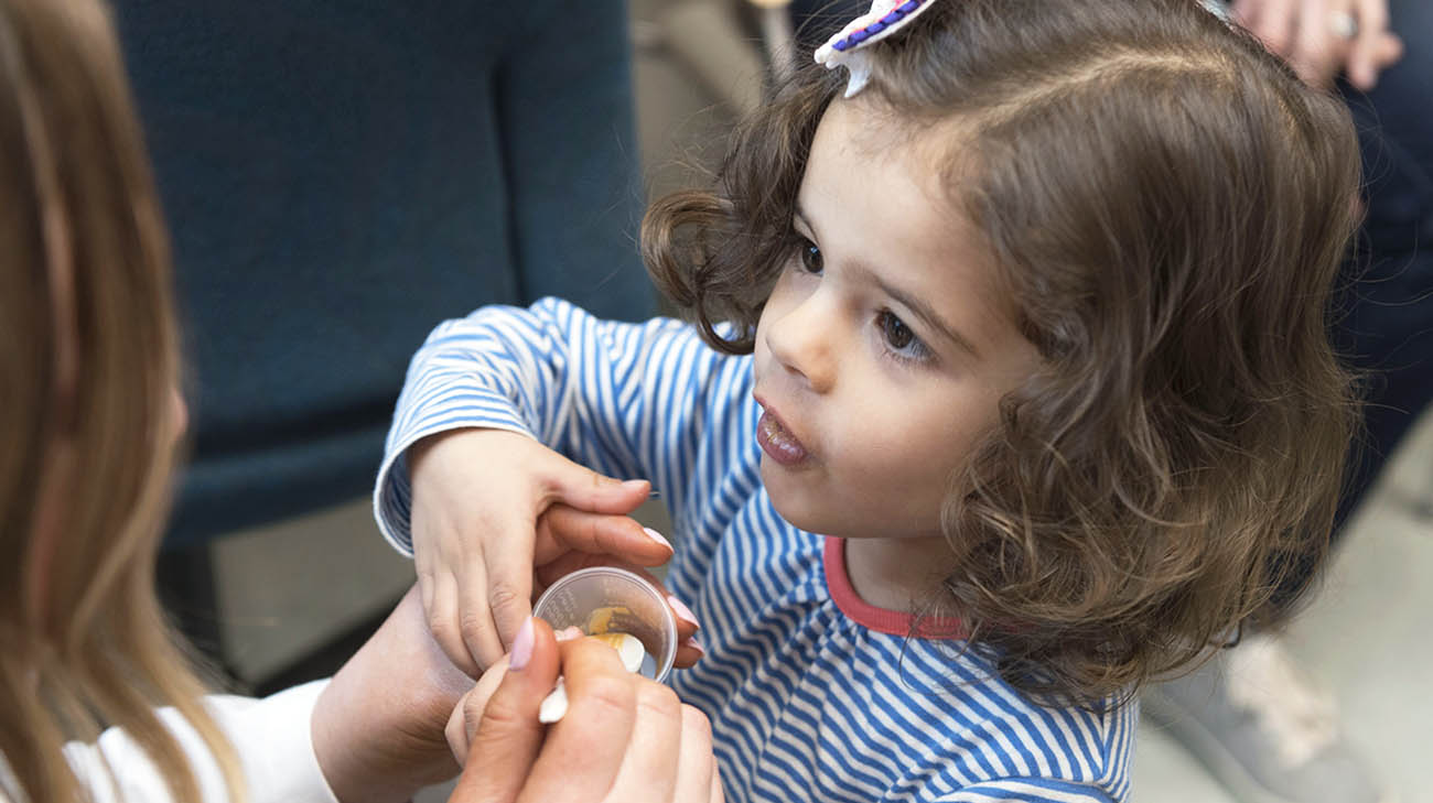 child-with-peanut-allergies-builds-tolerance-with-same-food