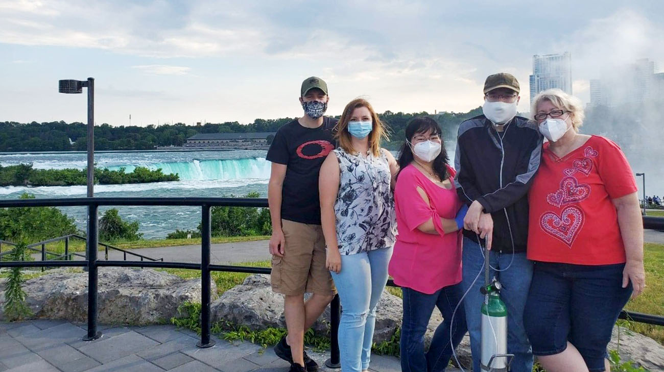 Kurt visits Niagra Falls with his family before his double-lung transplant. (Courtesy: Kurt Pilker)