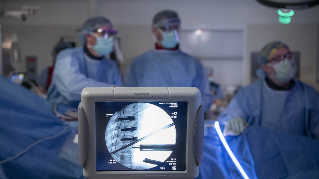 Dr. Ryan Goodwin performing a tethering procedure at Cleveland Clinic Children's. 