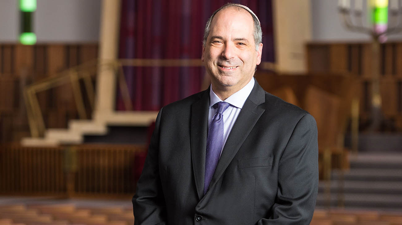 Rob is a rabbi at Anshe Chesed Fairmount Temple in Beachwood, Ohio.