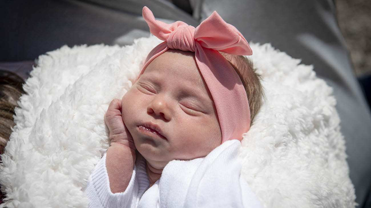 Amanda gave birth to Grace thanks to a uterus transplant. 