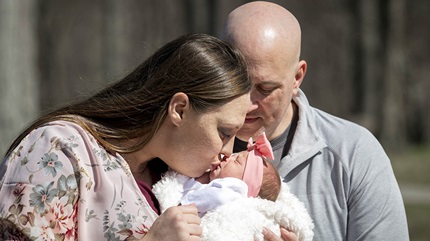 Amanda became a first-time mother after undergoing a uterus transplant followed by IVF. 
