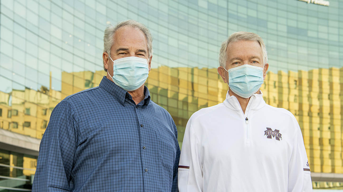Best friends Mark and Steve had the same heart surgeries on the same day at Cleveland Clinic. 