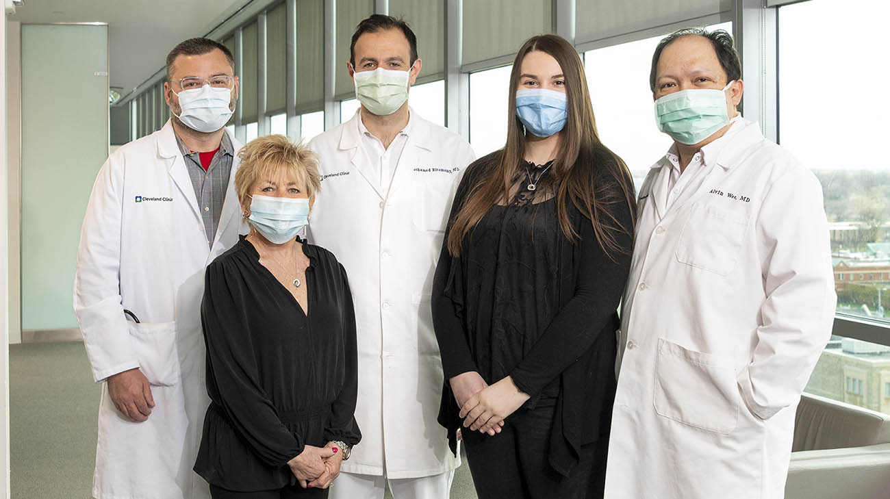 Jill, Jaylin and members of their Cleveland Clinic care team. 