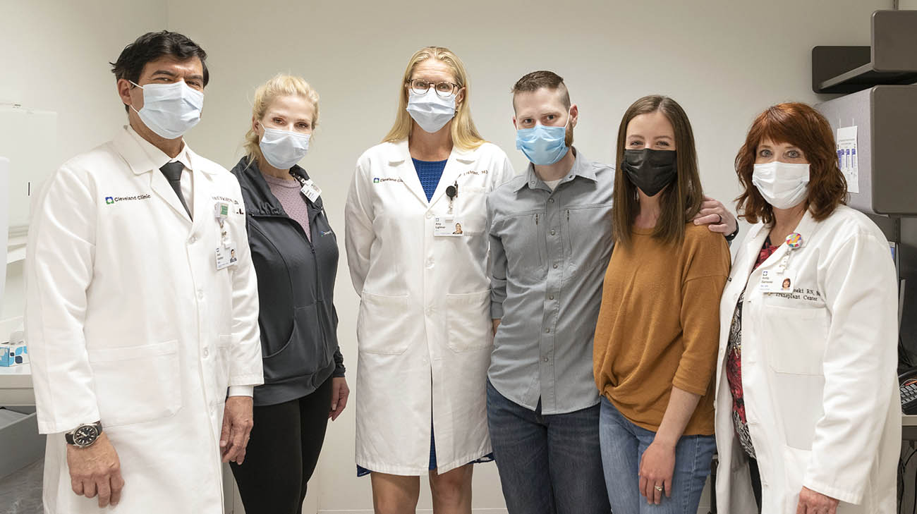 Dr. Anil Vaidya, Dr. Amy Lightner, transplant coordinator Anita Barnoski, Andy, Rachel and members of Andy's transplant team at Cleveland Clinic. 