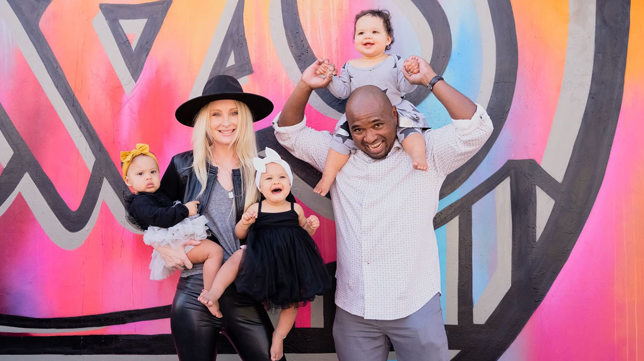 Kati, after undergoing a double-lung transplant at Cleveland Clinic, with her husband and their three daughters. 