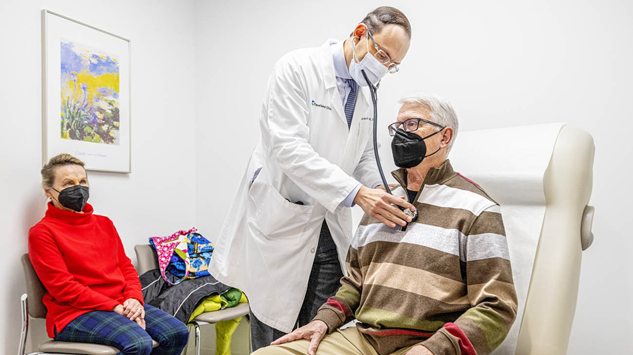 Transplant cardiologist Dr. Ziad Taimeh and Jack during a follow-up appointment at Cleveland Clinic. 