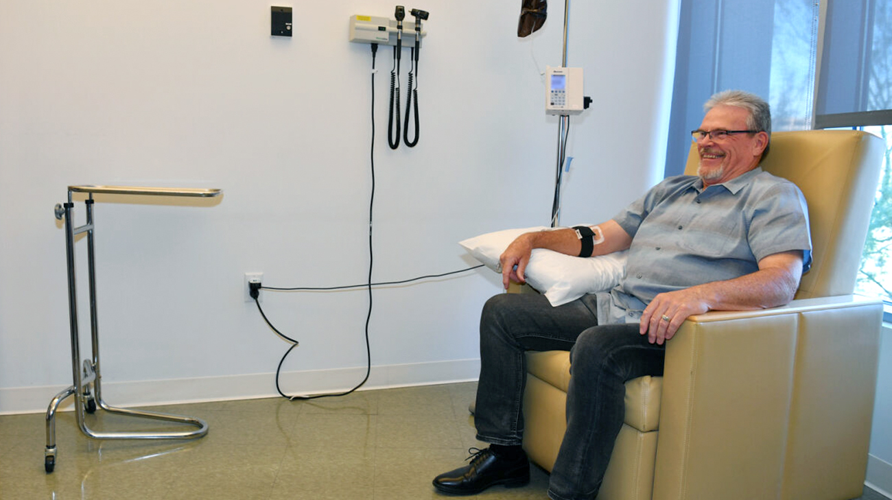 Dan receiving lecanemab at Cleveland Clinic Lou Ruvo Center for Brain Health.