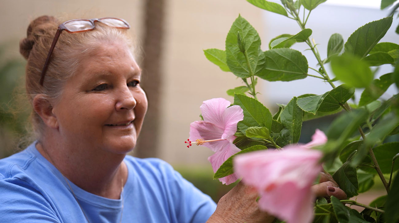 Patient Regains Eyesight through Minimally Invasive Neurosurgery - Patricia Roth