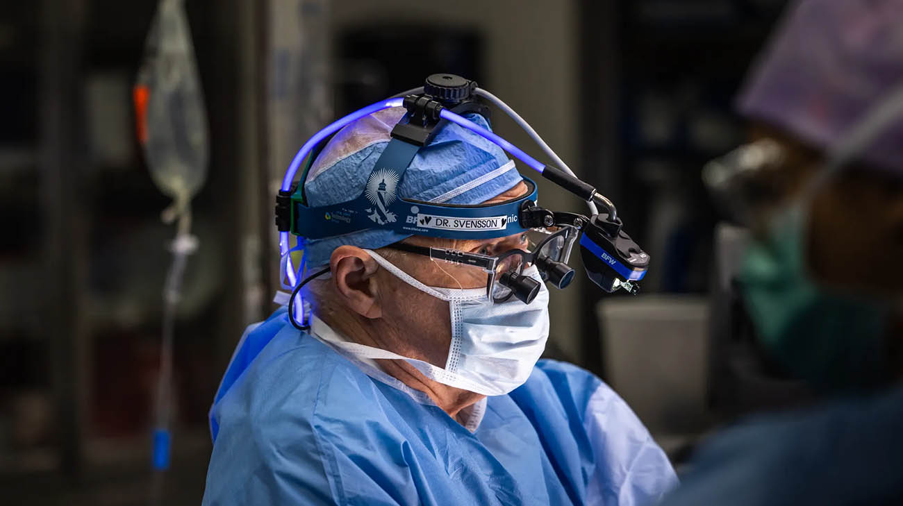 Lars Svensson, MD, PhD, performing heart surgery at Cleveland Clinic. 