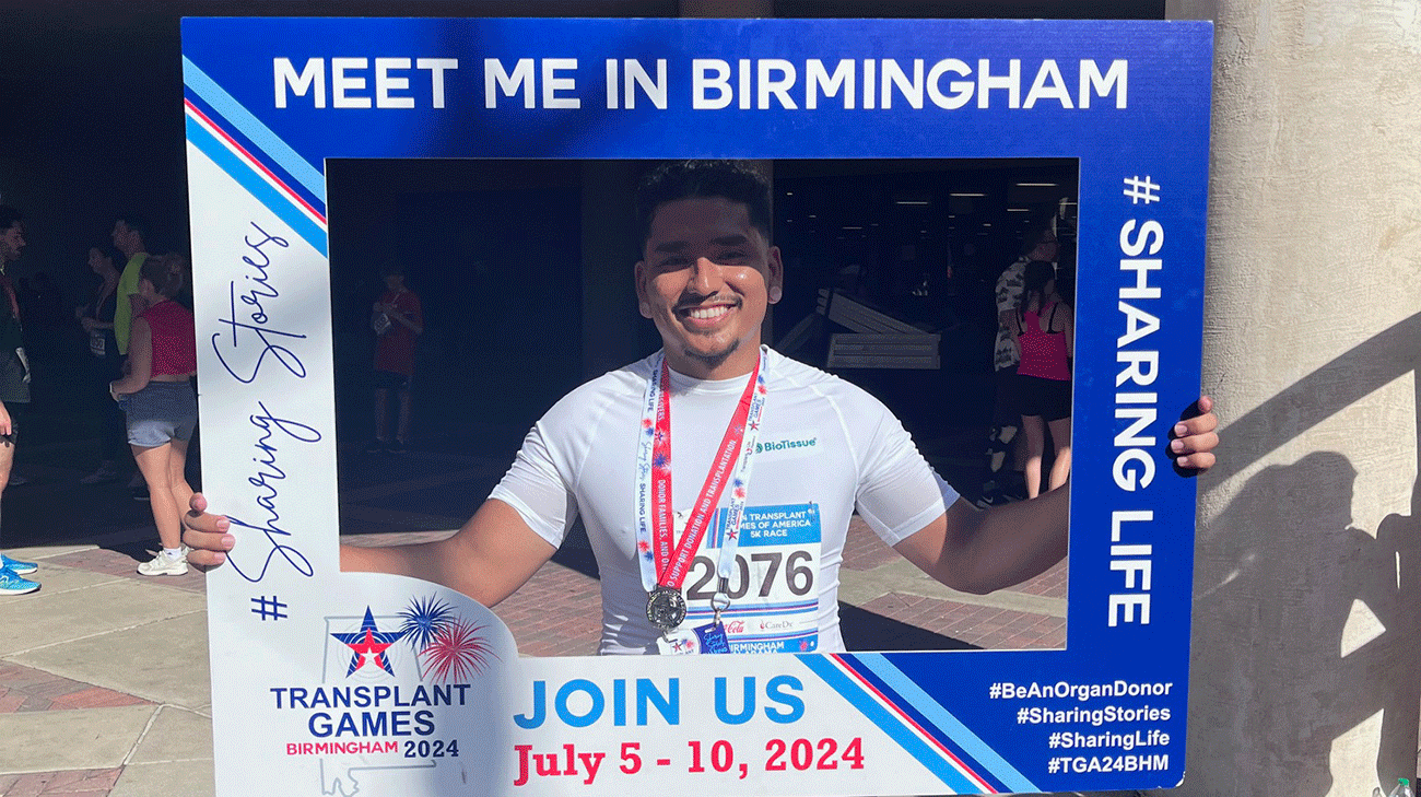 Once dependent on dialysis, Rey Mendoza now crosses the finish line after a kidney transplant.