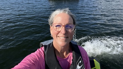 Amy received low-dose radiation therapy at Cleveland Clinic to treat her tennis elbow. 
