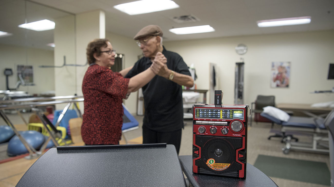 Angels brings his radio, preloaded with Latin songs, to every physical therapy appointment. (Courtesy: Cleveland Clinic)