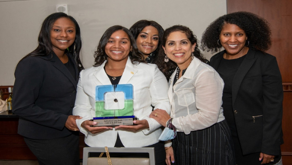 Caregivers at community lung clinic event