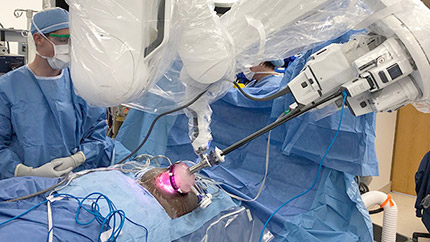 Cleveland Clinic surgeons use single-incision robotic surgery to perform kidney transplant